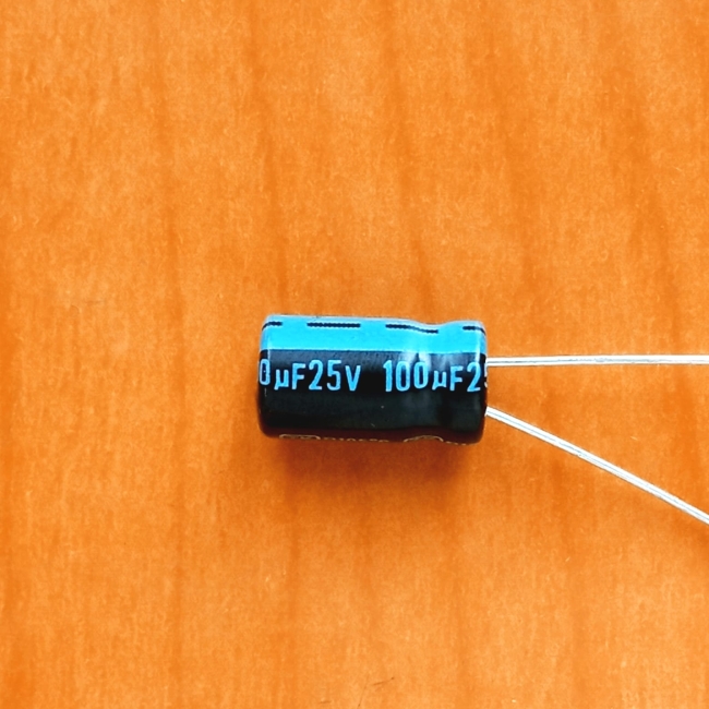 100mkF  25v 105C Jamicon TK  (06x11)