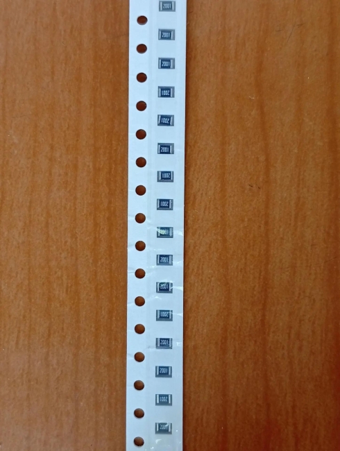 Резистор SMD     2.0kom  0.125w  0805 (2K0) 1%  (202) (2001)