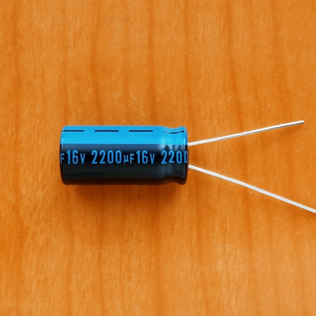 2200mkF 16v 105C Jamicon TK