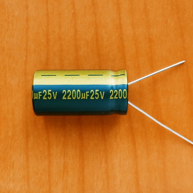 2200mkF 25v 105C Jamicon WL (компьютерный)