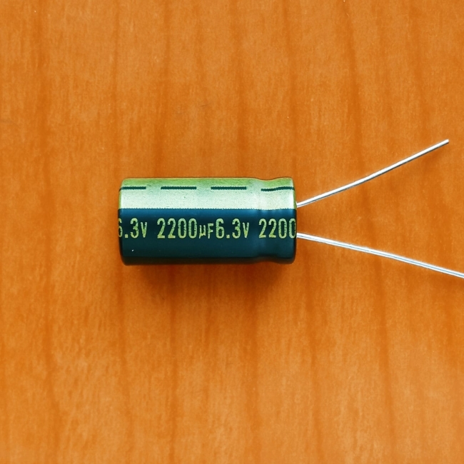 2200mkF 6.3v 105C Jamicon WL (компьютерный)