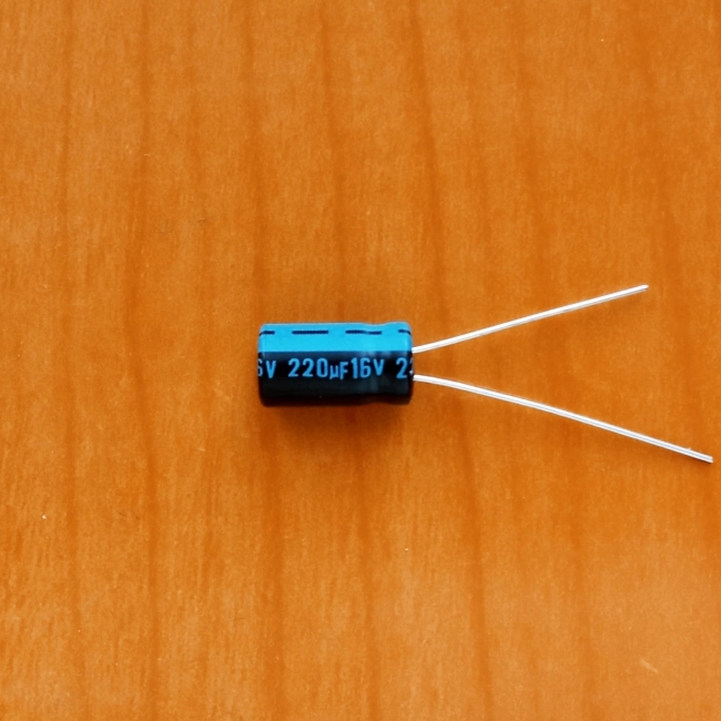 220mkF 16v 105C Jamicon TK