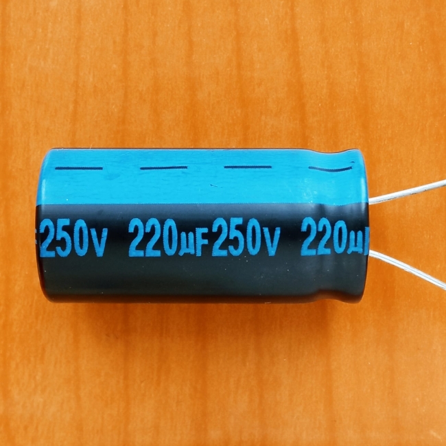 220mkF 250v 105C Jamicon TK