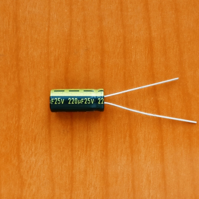 220mkF 25v 105C Jamicon WL (компьютерный)
