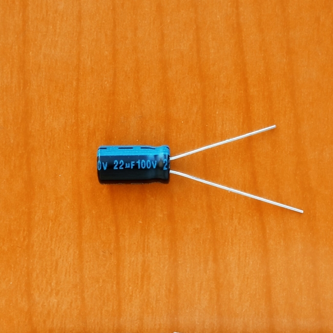 22mkF 100v 105C Jamicon TK