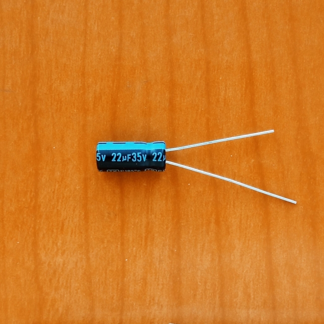 22mkF 35v 105C Jamicon TK
