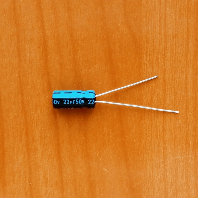 22mkF 50v 105C Jamicon TK