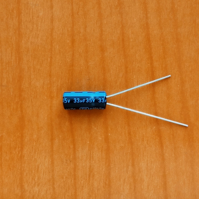 33mkF 35v 105C Jamicon TK