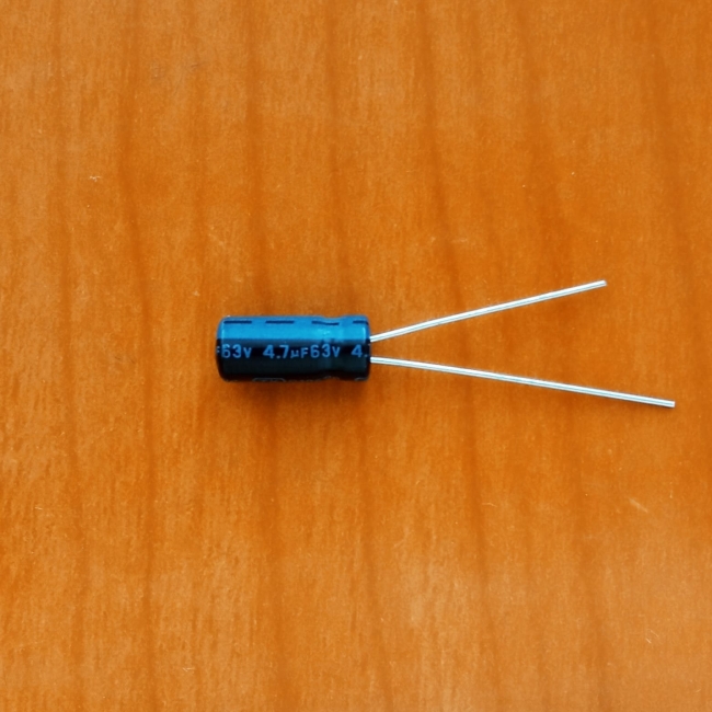 4.7mkF 63v 105C Jamicon TK