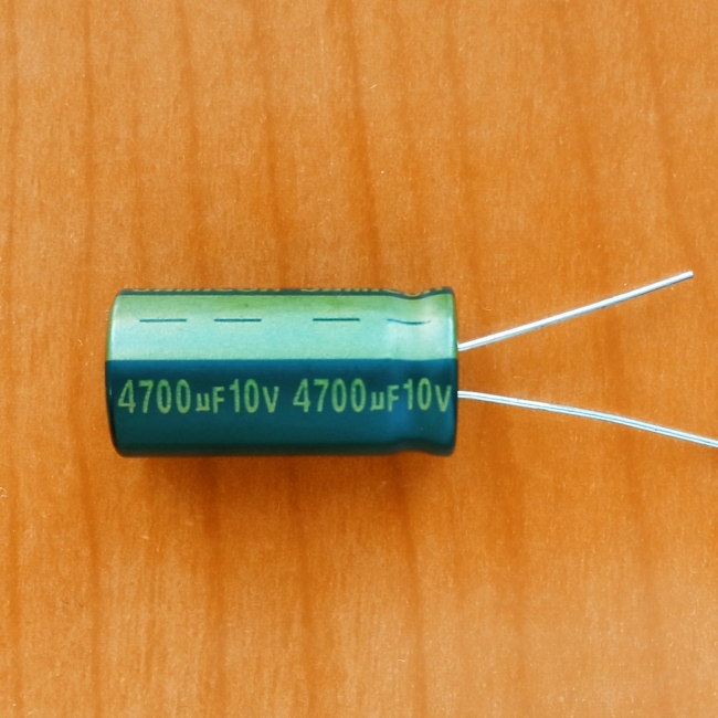 4700mkF 10v 105C Jamicon WL (компьютерный)