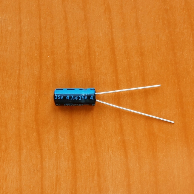 4.7mkF 25v 105C Jamicon TK