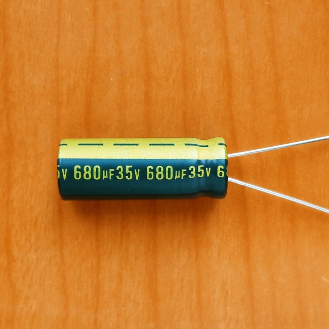 680mkF  35v 105C Jamicon WL (компьютерный)