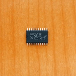 74HC573D