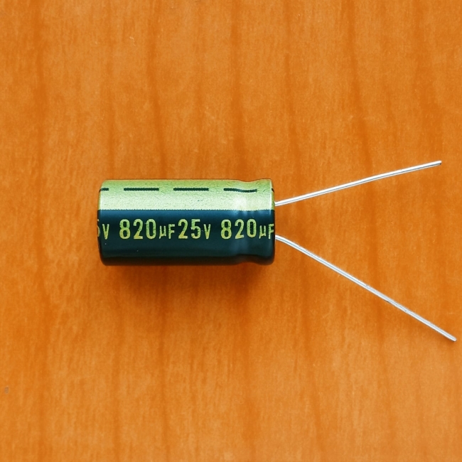 820mkF 25v 105C Jamicon WL (компьютерный)