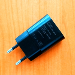Адаптер питания 220/ 5.0V 1.0A 5W (USB) черный BQ-5211