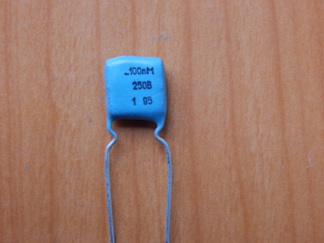 CAP 0.10mkF 250V 20% (104) (К73-17)