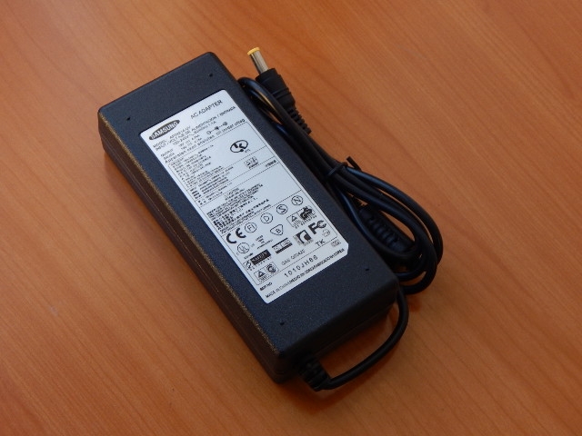 Адаптер питания 220/19.0V 4.74A 90W (5.5x3.0mm центр штырь) без сет. шнура AP04214-UV