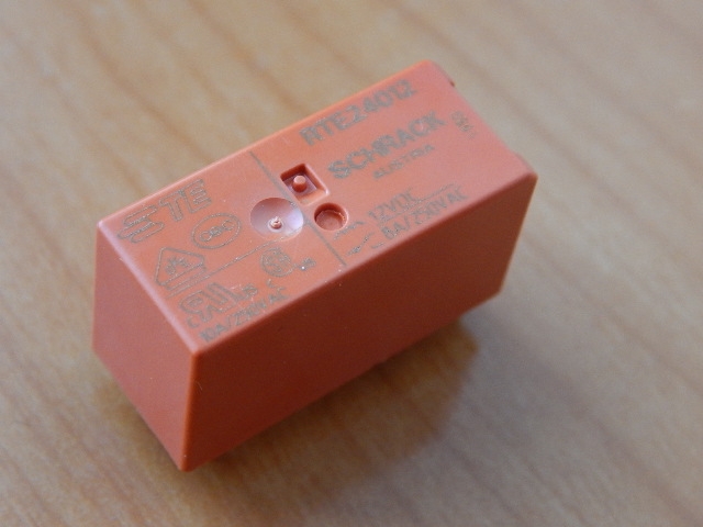 Реле 12V 8A 2C (RTE24012)