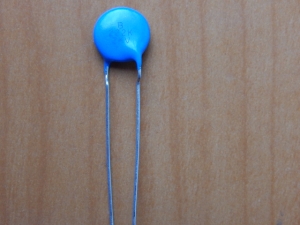 CAP 2200pF 2000V 10% (222) (JYC3D222MBF065000B)