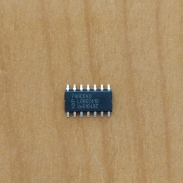 74HC04D