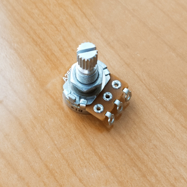 Резистор переменный 3-pin A250K d=16mm L=20mm моно с рифлением RV16AF-10B6-20K-A250K