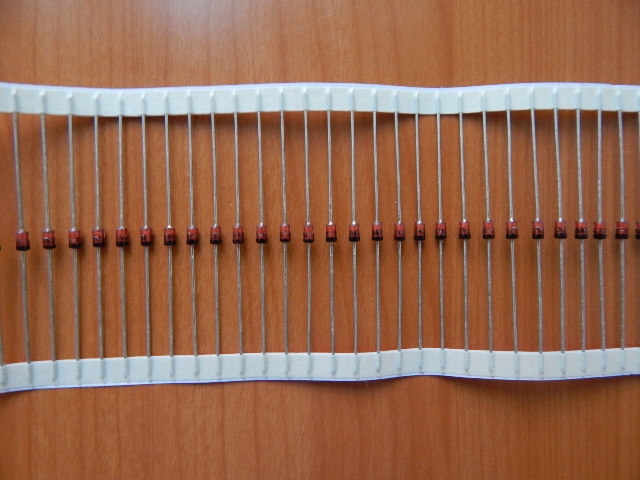 Стабилитрон 12v 1.0w (BZV85-C12) = 1N4742A