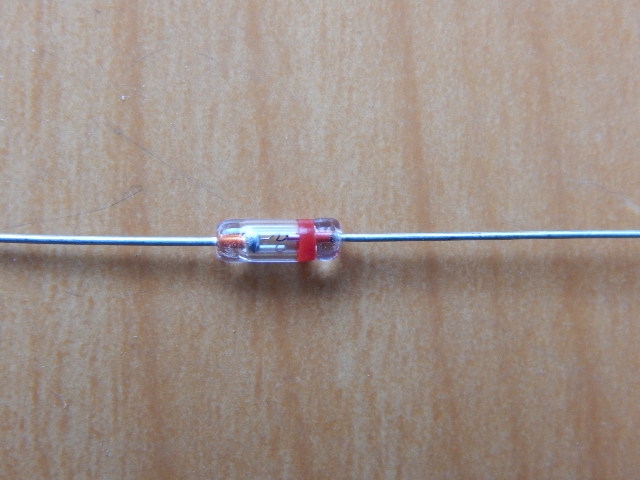 Д9Б (10V, 250mkA)