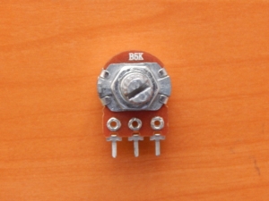 Резистор переменный 3-pin B5K d=16mm L=20mm моно с рифлением (№1)