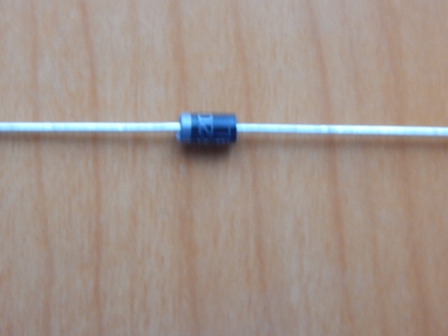 HER207 (800V, 2A, 75nS)