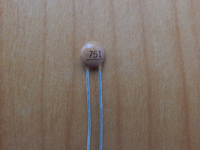 CAP 750pF 50V 10% (751) (Y5P)