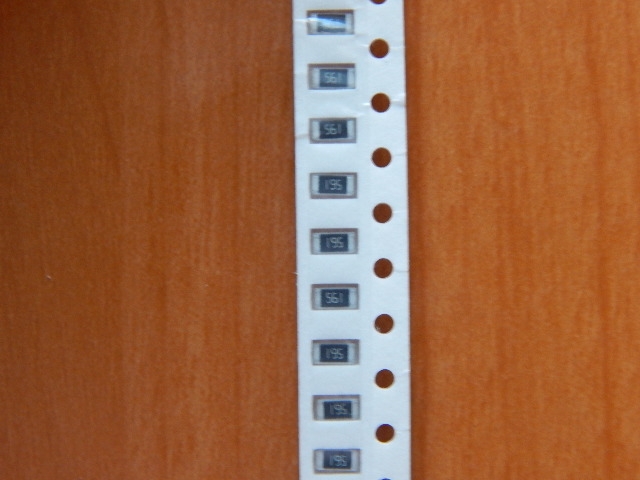 Резистор SMD      560om  0.25w  1206 (560R) 5%  (561)