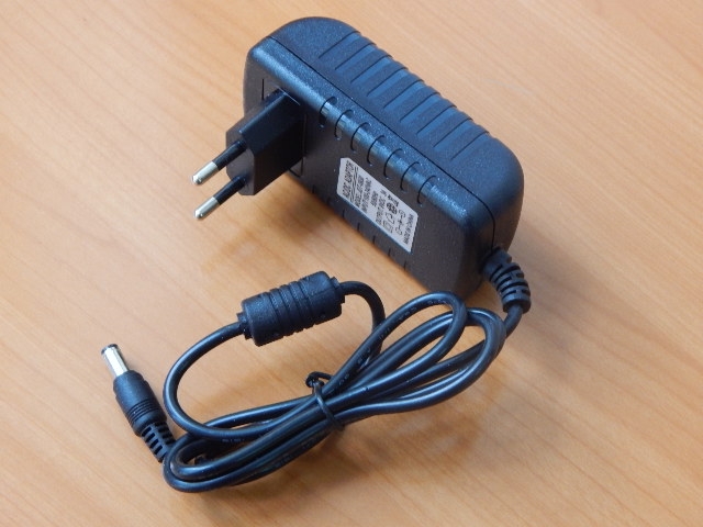 Адаптер питания 220/ 9.0V 3.0A 27W (5.5x2.5mm) 0930