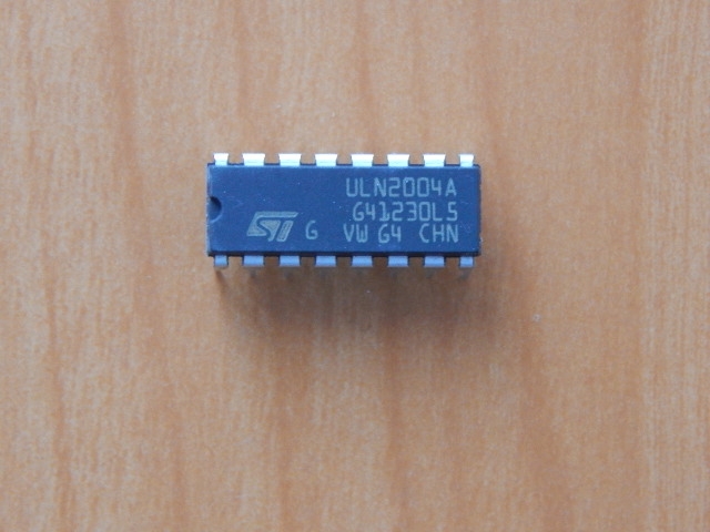 ULN2004A