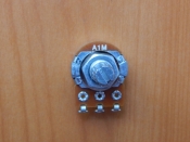 Резистор переменный 3-pin   A1M d=16mm L=15mm моно с рифлением  RV16AF-10-15K-A1M-3