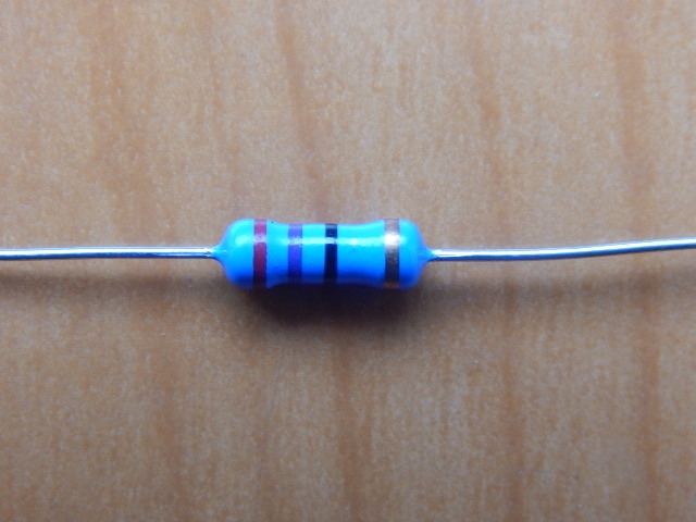 Резистор  0.5w        27om (27R) 5%