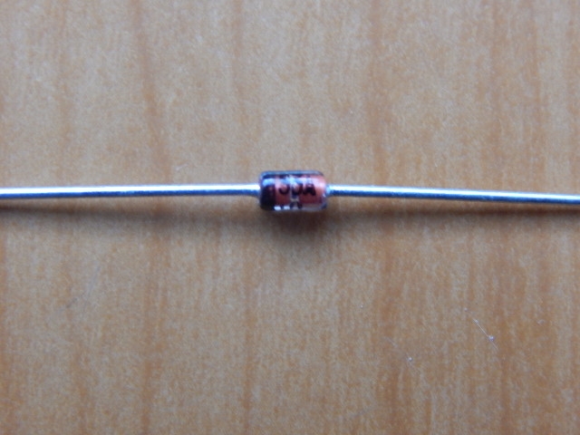 Стабилитрон  36v 1.0w (BZV85-C36) = 1N4753A