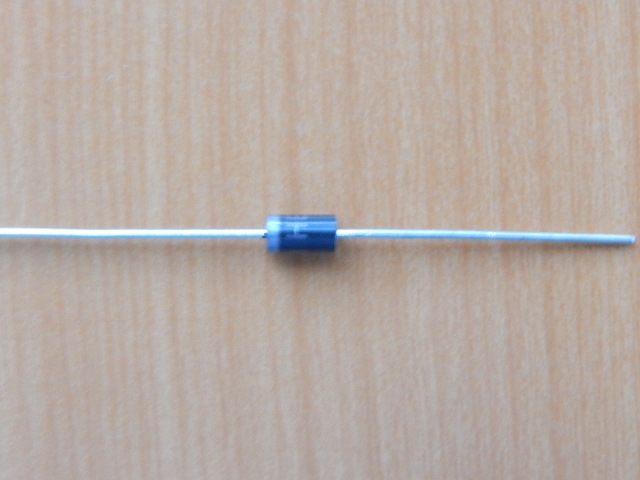 HER208 (1000V, 2A, 75nS)