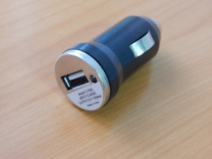 Зарядное устройство от прикуривателя 12-24V/5V 1000mA USB с индикатором SIM