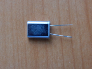 Кварцевый резонатор 16.0MHz HC-49/U