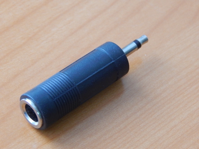 Переходник 3.5mm шт. моно - 6.35mm гн. моно пластик 2-100