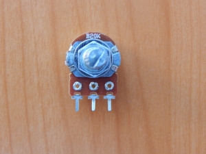 Резистор переменный 3-pin B20K d=16mm L=20mm моно с рифлением (№1)