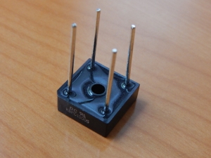 KBPC10005 (50V, 10A)