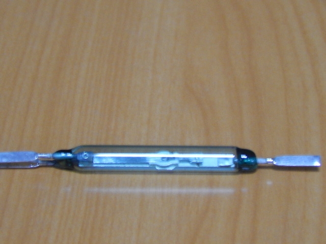 Геркон 3-pin 52mm МКА-52202 гр.А L=80mm D=6.5mm (нормально разомкнутый)