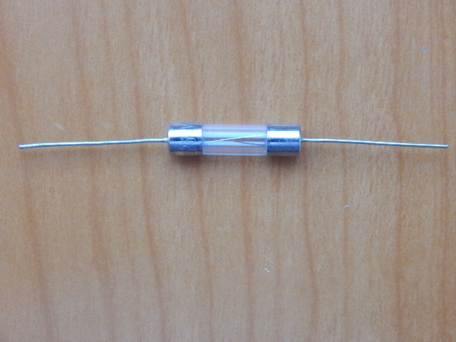 Предохранитель с выводами 8.0A (5x20mm)