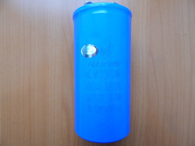 CD60  500mkF 300v (клеммы)