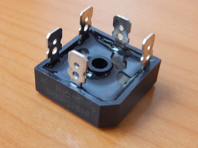 SKBPC2512 (1200V, 25A)