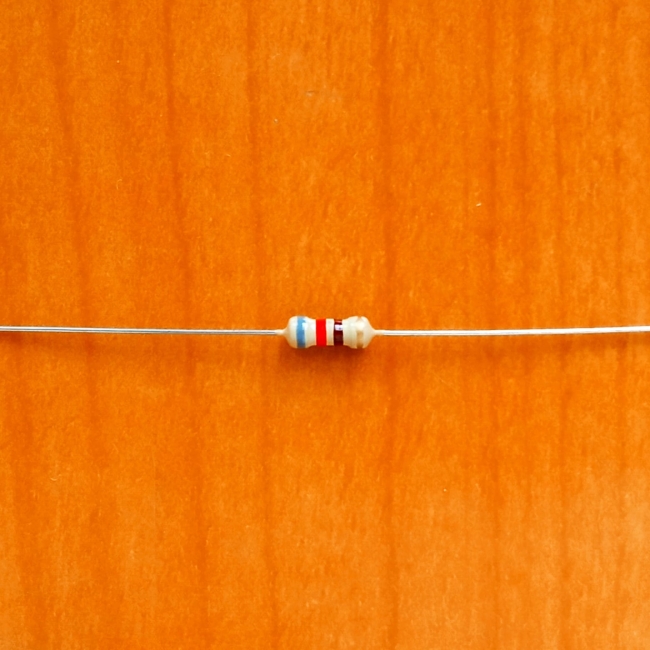 Резистор  0.25w       820om (820R) 5%